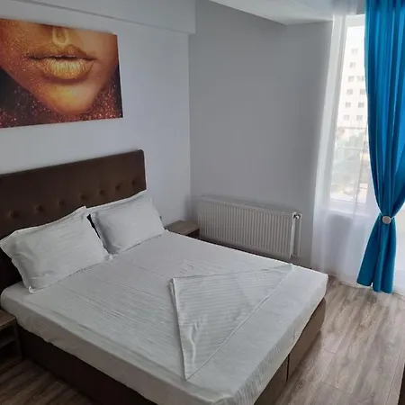 Summerland M&a Apartment *